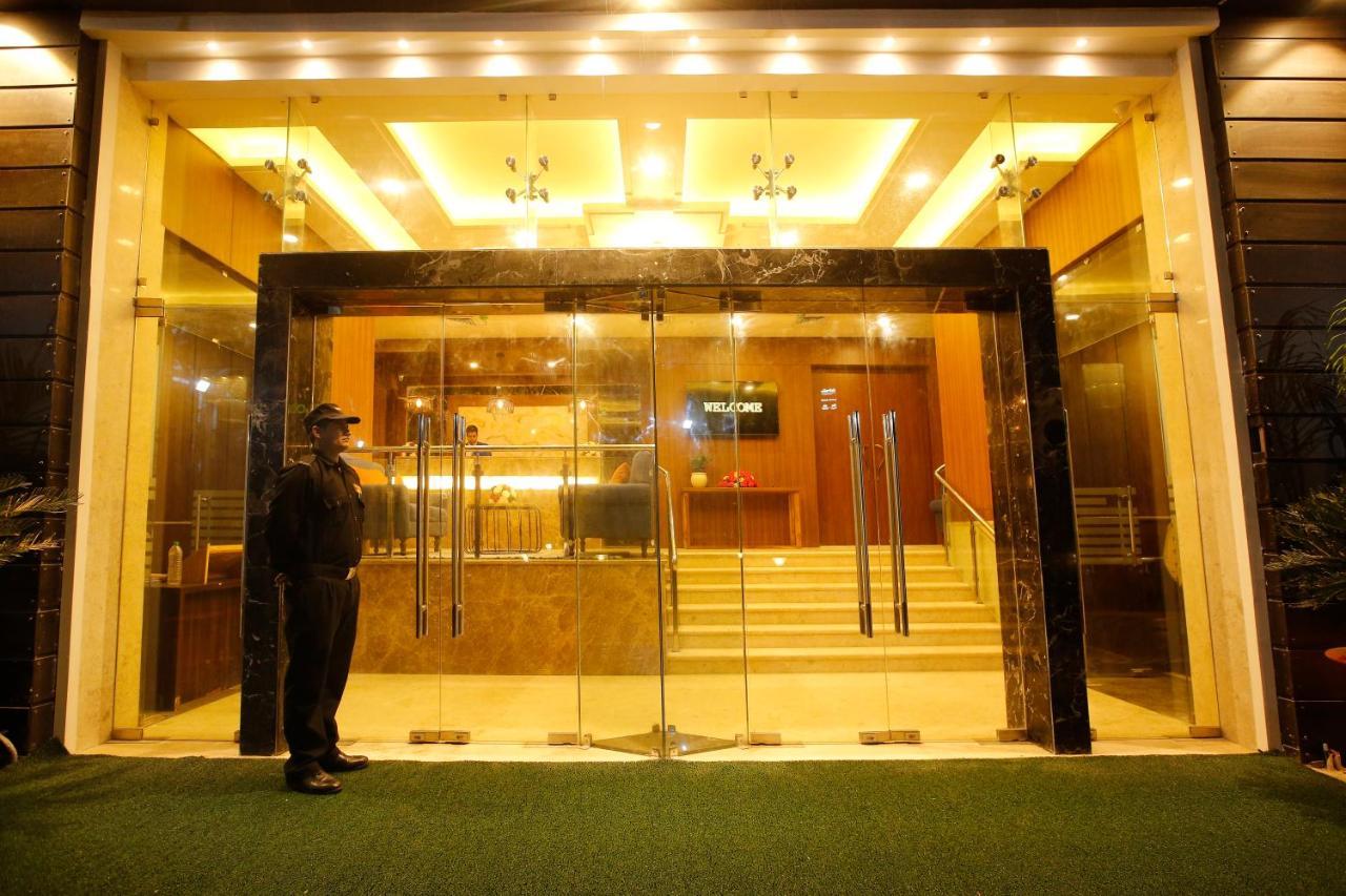 The Fern Residency Noida Ξενοδοχείο Εξωτερικό φωτογραφία