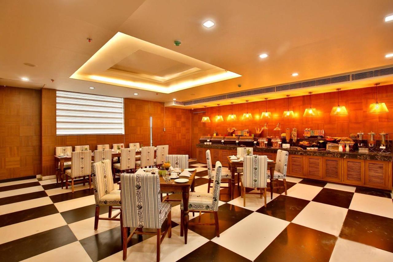 The Fern Residency Noida Ξενοδοχείο Εξωτερικό φωτογραφία