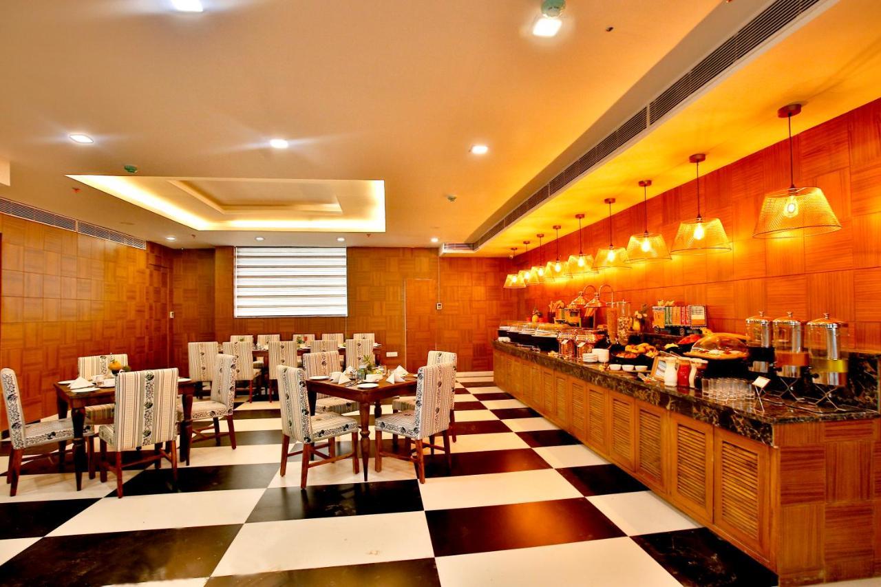 The Fern Residency Noida Ξενοδοχείο Εξωτερικό φωτογραφία